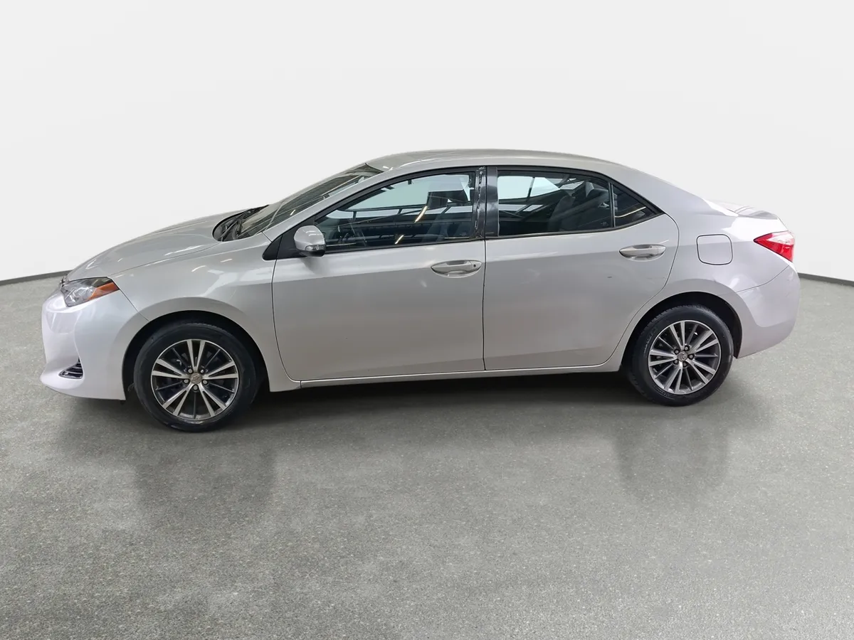 Toyota Corolla 1.8 Gl 4x2 Mt 4p año 2017