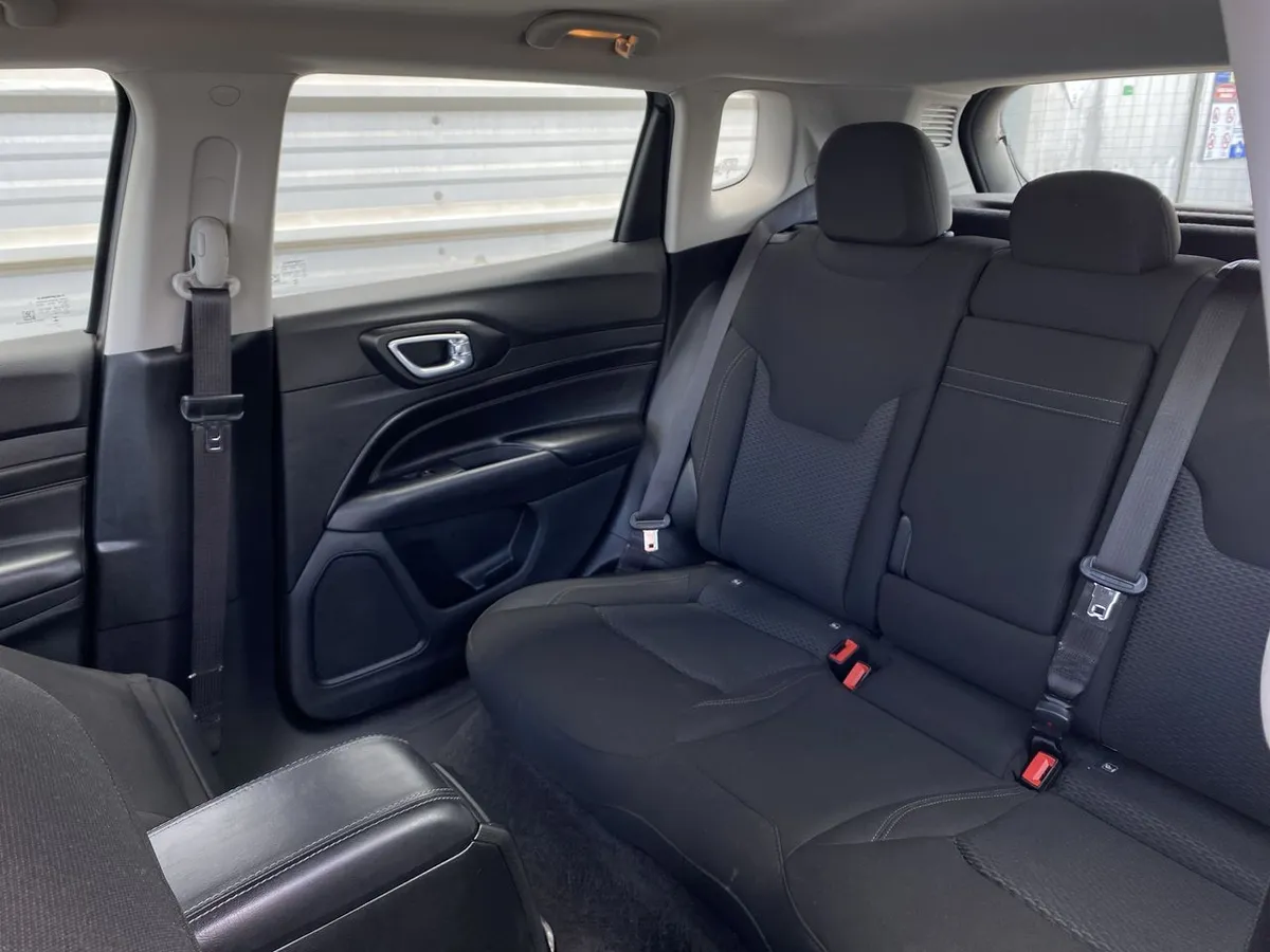Jeep Compass 1.3 Sport 4x2 At 5p año 2024