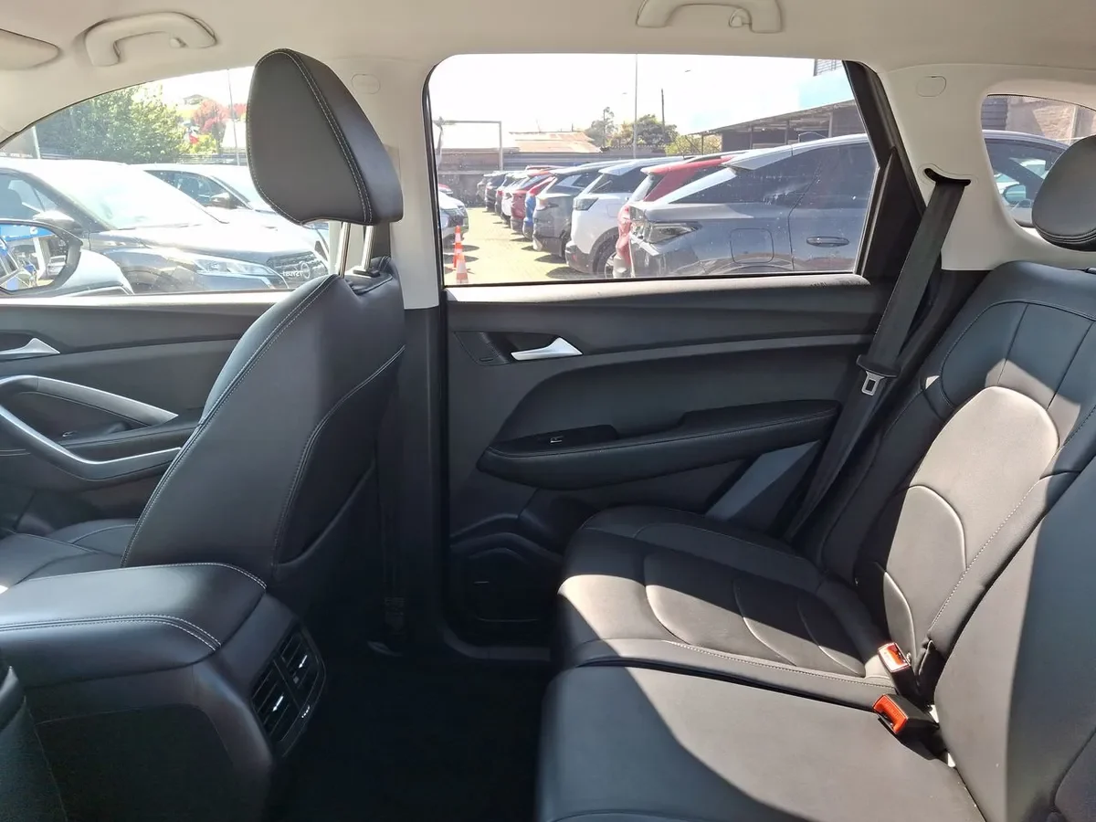Chevrolet Captiva 1.5t Ltz R 4x2 Cvt At 5p año 2025
