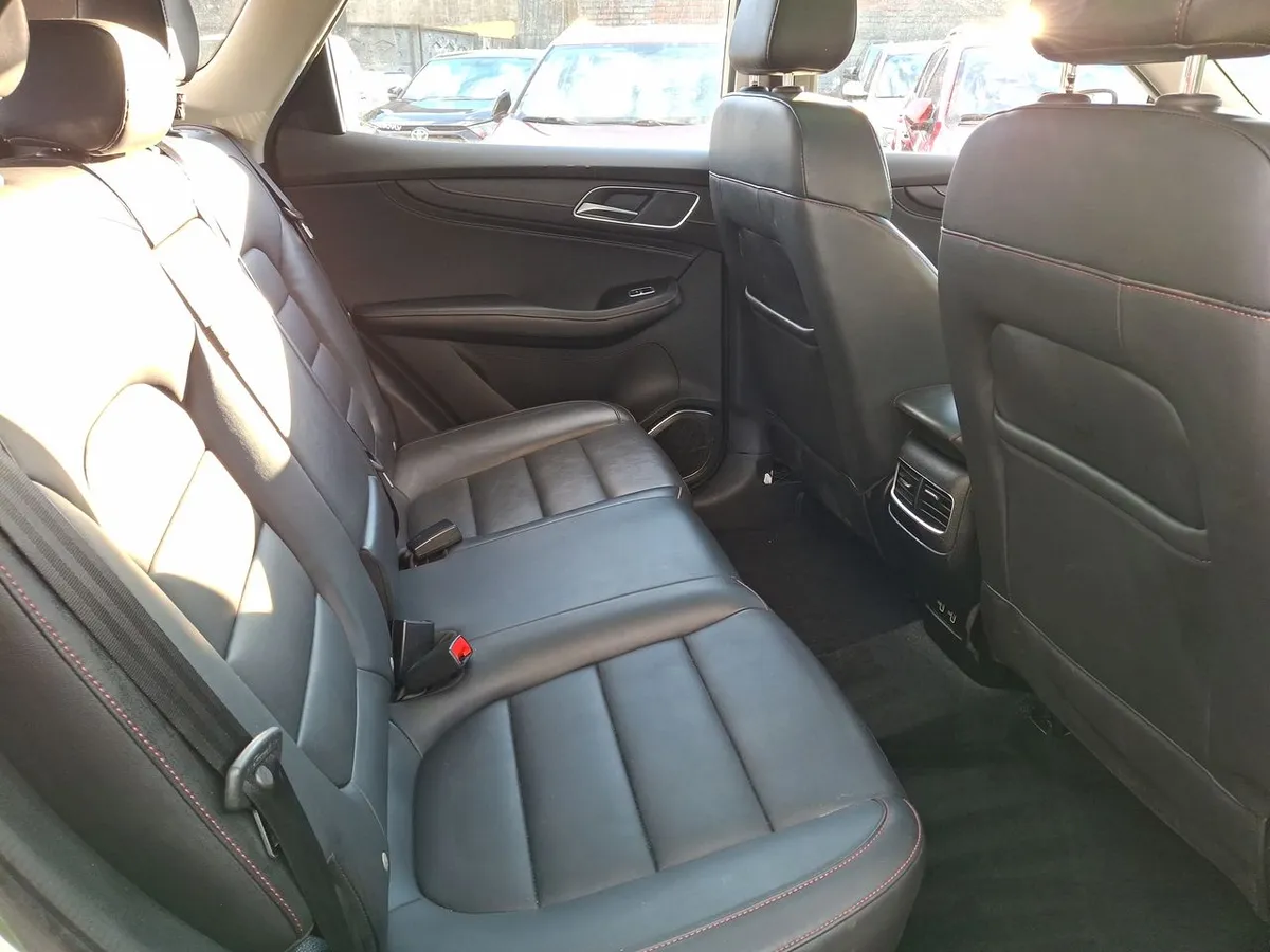 MG Hs 1.5t Dlx 2wd Dct At 5p año 2026
