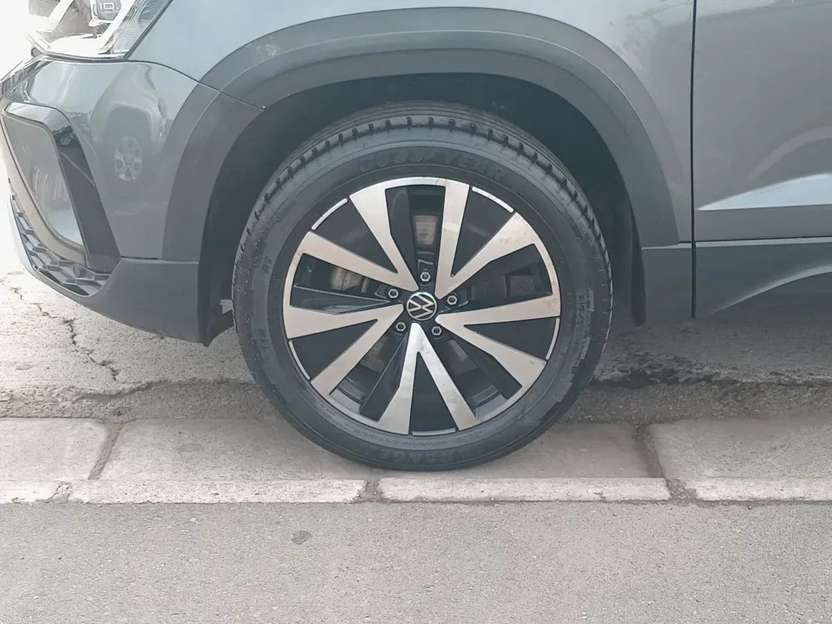 Volkswagen Taos 1.4 Tsi Highline 4x2 At 5p año 2022