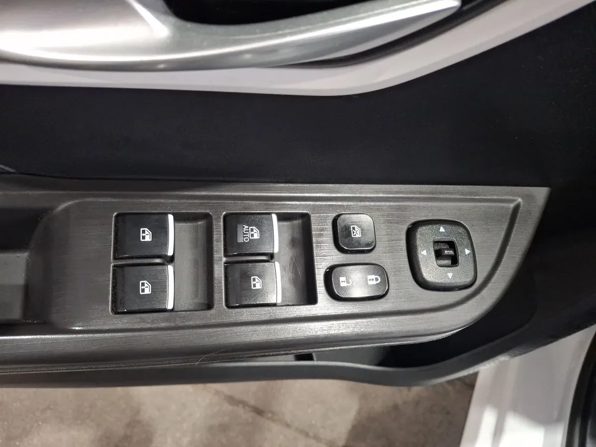 JAC E-Js1 Electrico Luxury 4x2 At 5p año 2025