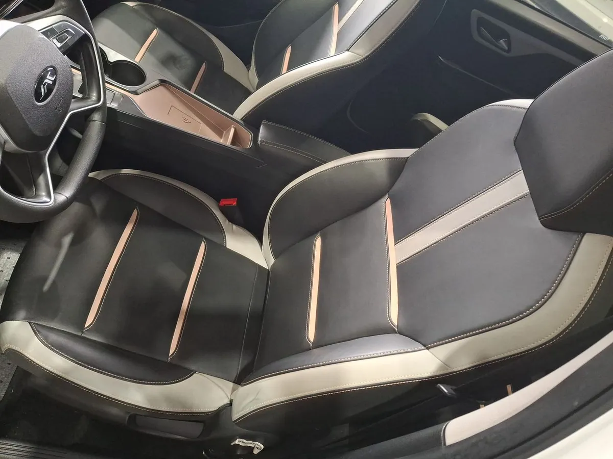 JAC E-Js1 Electrico Luxury 4x2 At 5p año 2025