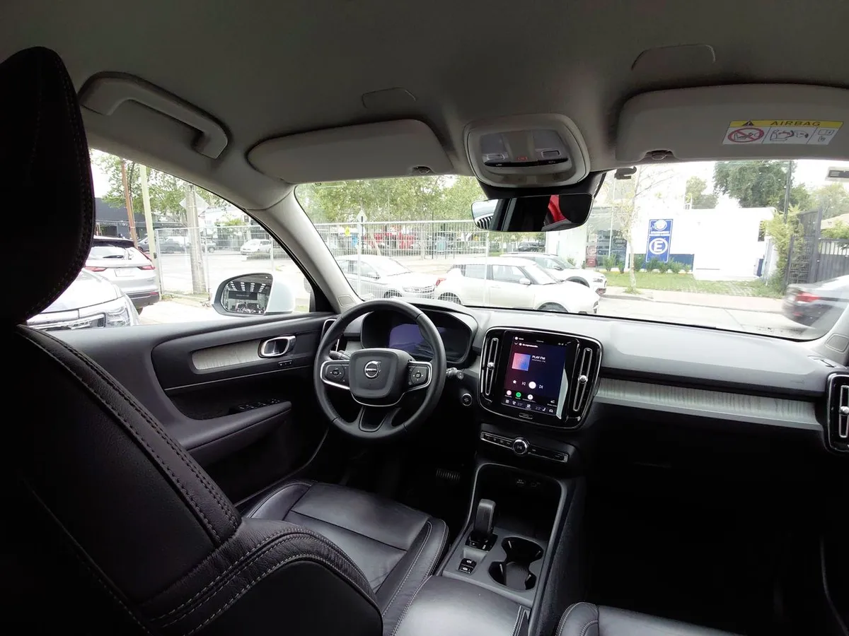 Volvo Xc40 2.0 B4 Plus Hibrido Fwd At 5p año 2024