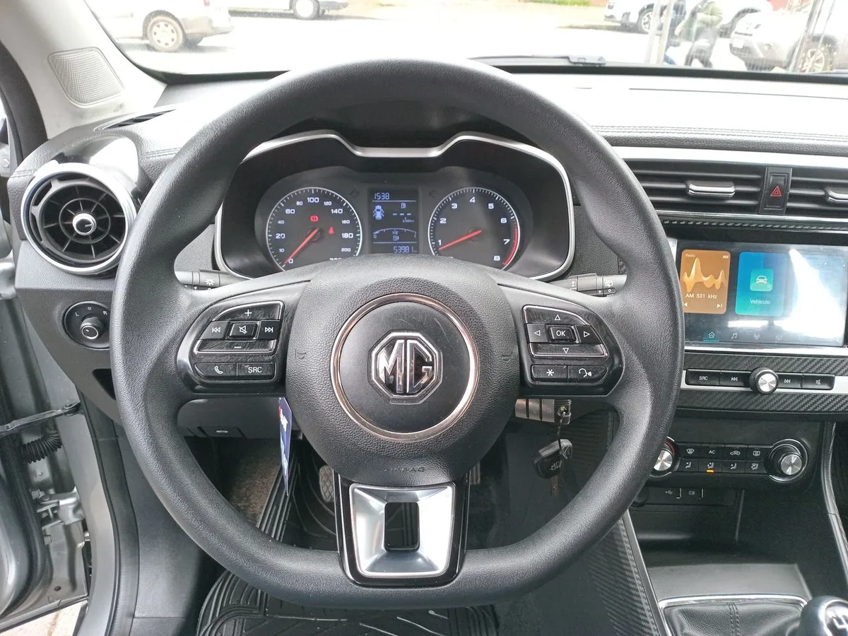 MG Mg Zs 1.5 Std Plus 2wd Mt 5p año 2025