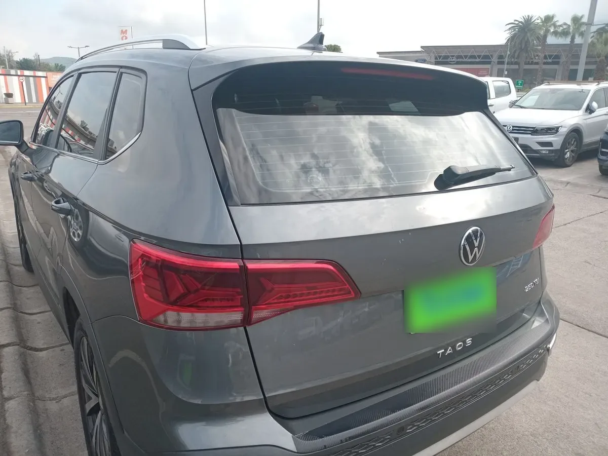 Volkswagen Taos 1.4 Tsi Highline 4x2 At 5p año 2022
