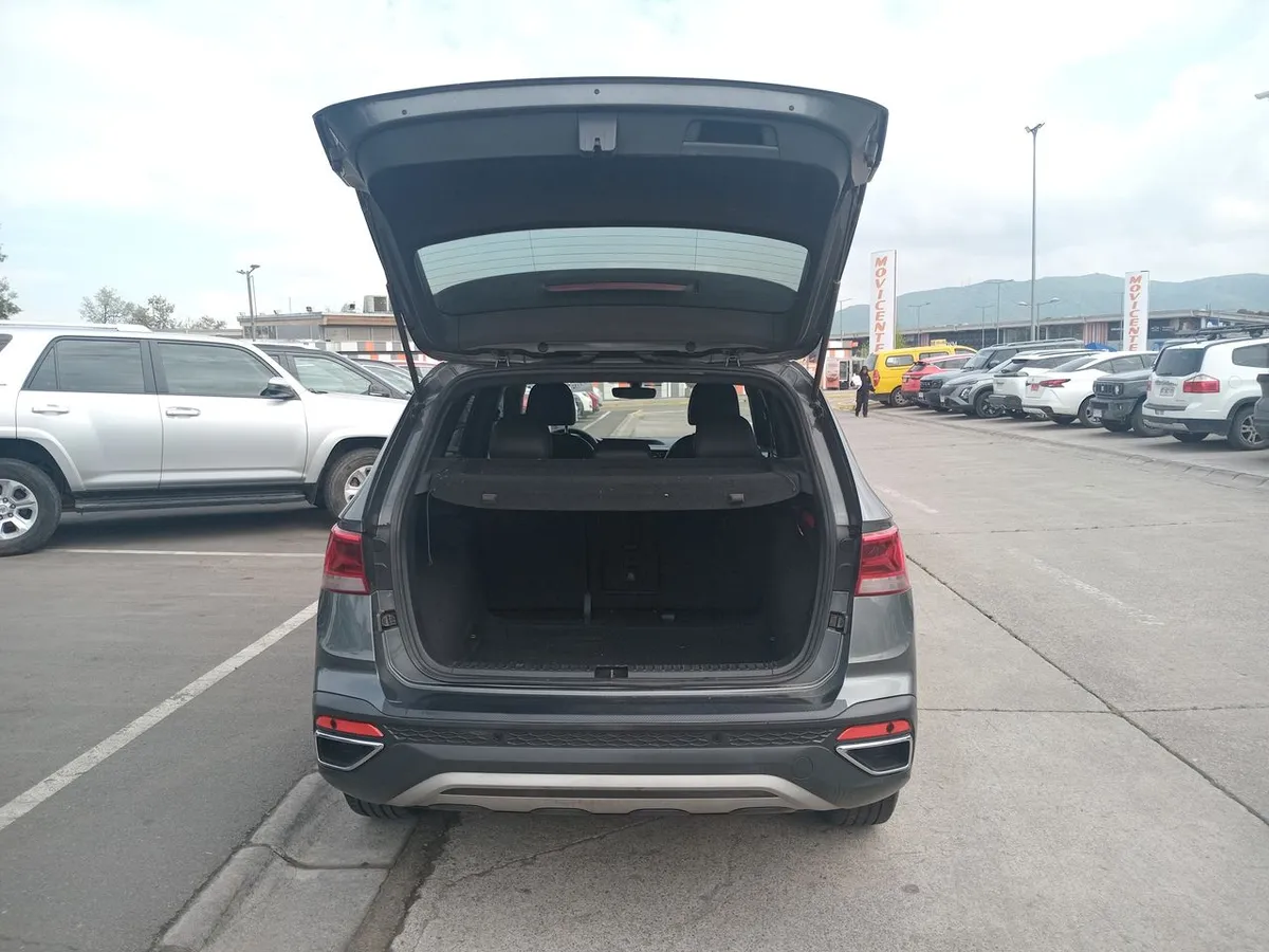 Volkswagen Taos 1.4 Tsi Highline 4x2 At 5p año 2022