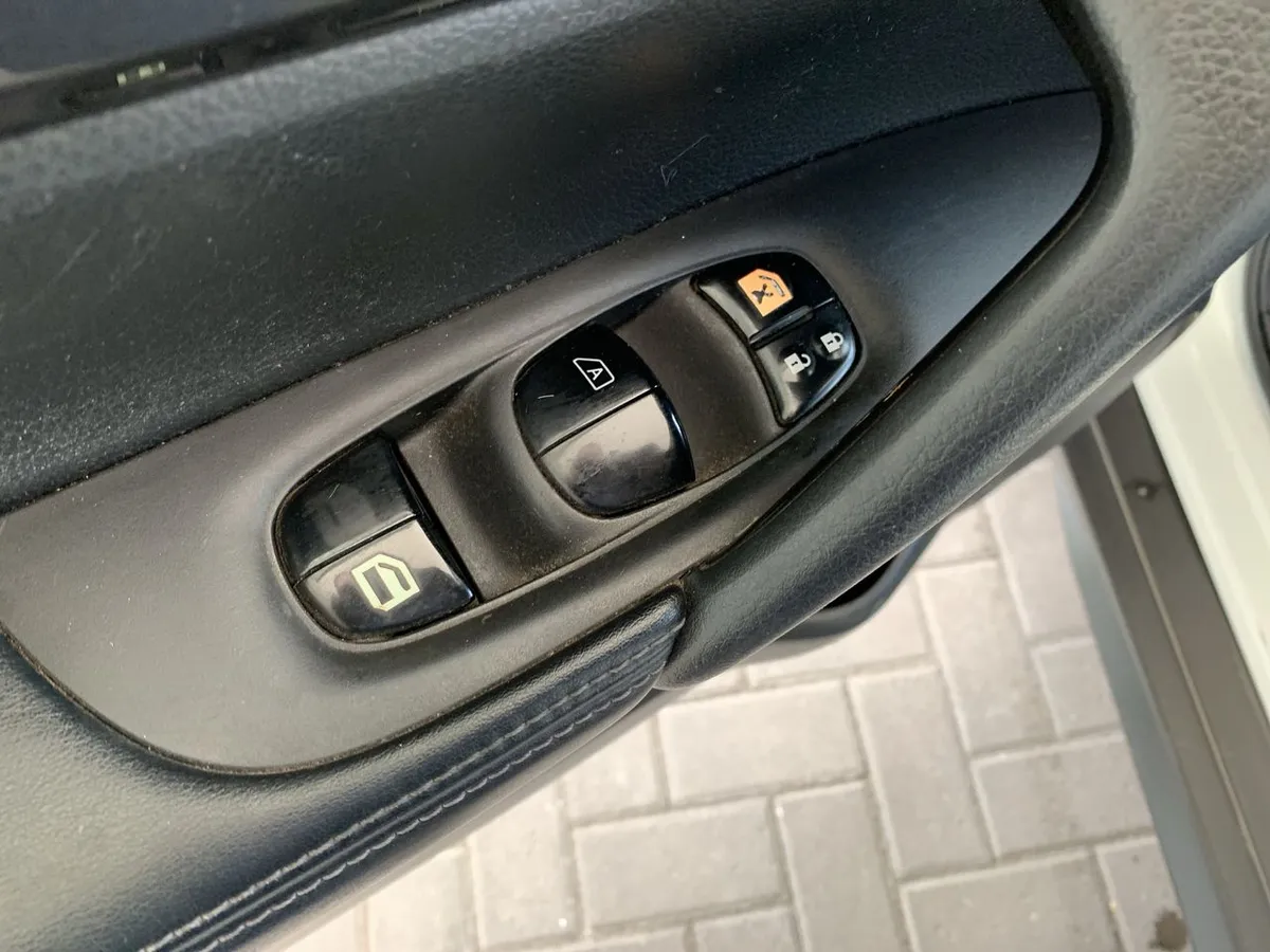 Nissan X-Trail 2.5 Sense Mc 4x2 Cvt At 5p año 2022