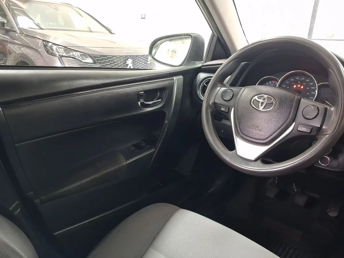 Toyota Corolla 1.8 Gl 4x2 Mt 4p año 2017