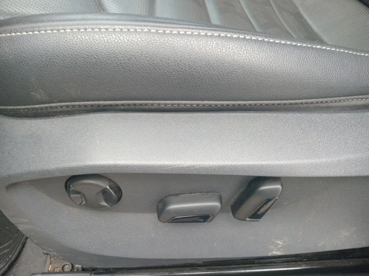 Volkswagen Taos 1.4 Tsi Highline 4x2 At 5p año 2022