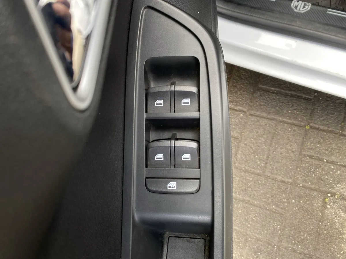 MG Mg 3 1.5 Std 4x2 Hb At 5p año 2022