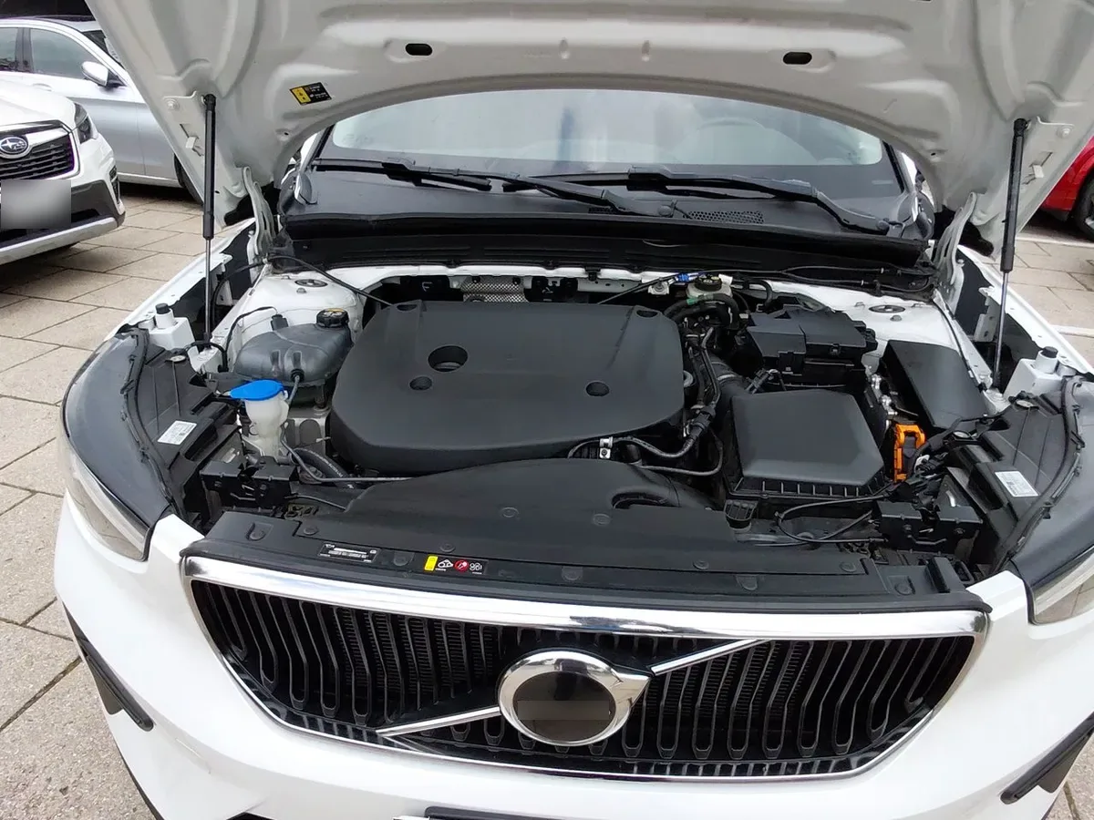 Volvo Xc40 2.0 B4 Plus Hibrido Fwd At 5p año 2024