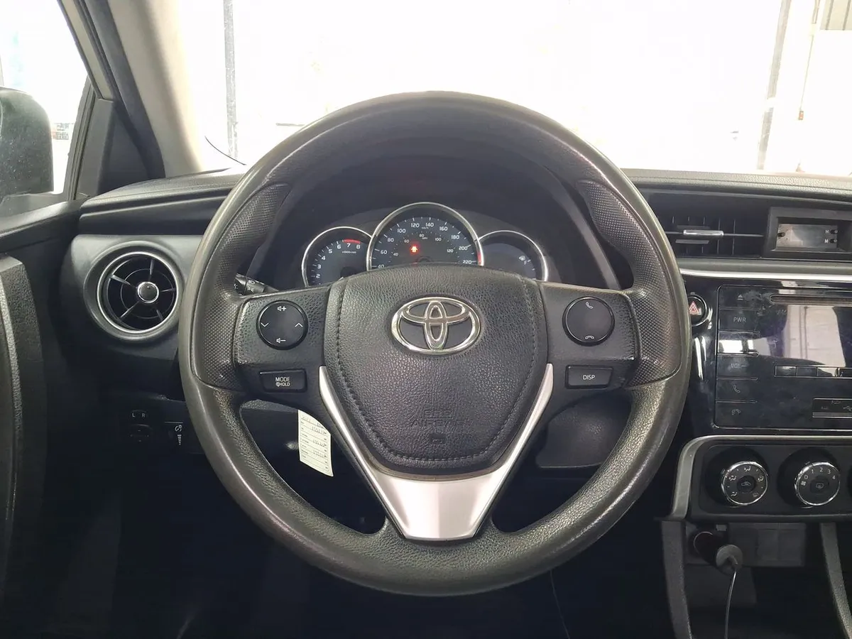 Toyota Corolla 1.8 Gl 4x2 Mt 4p año 2017