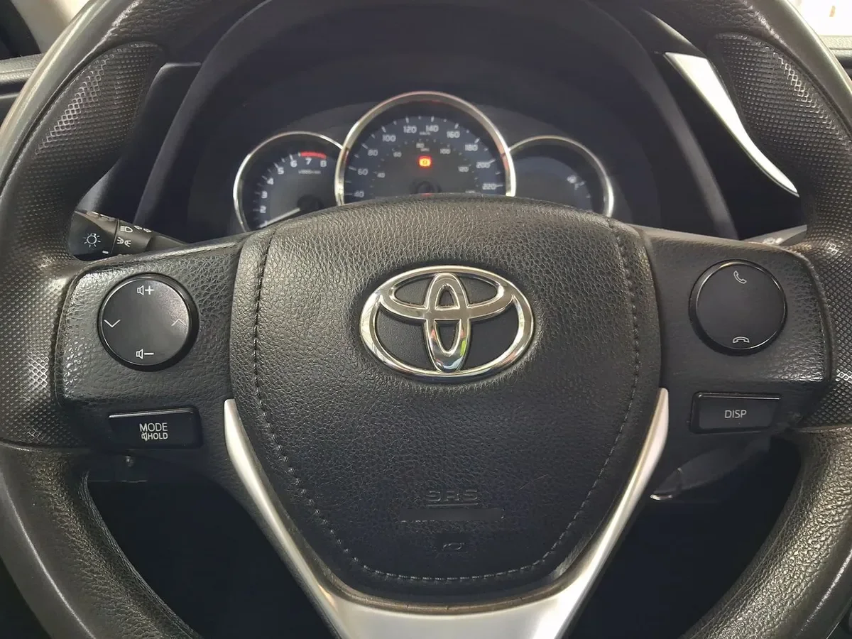 Toyota Corolla 1.8 Gl 4x2 Mt 4p año 2017