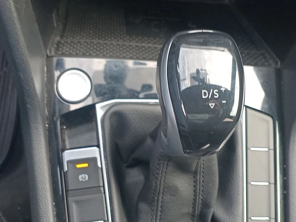 Volkswagen Taos 1.4 Tsi Highline 4x2 At 5p año 2022