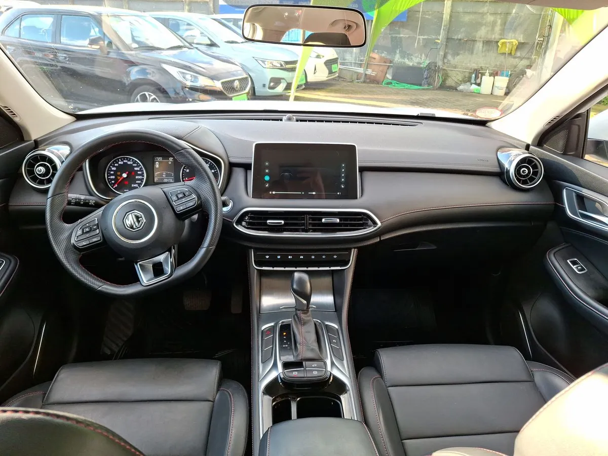 MG Hs 1.5t Dlx 2wd Dct At 5p año 2026