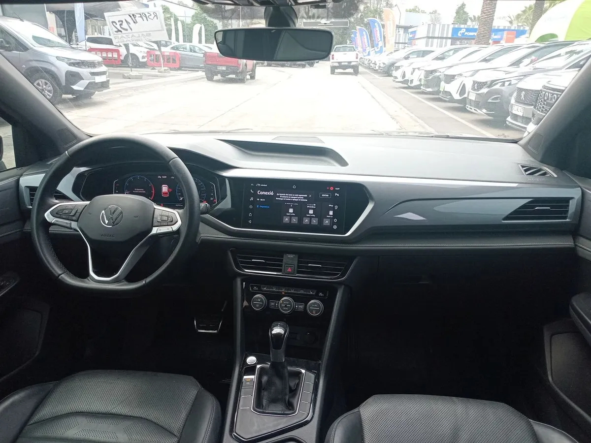 Volkswagen Taos 1.4 Tsi Highline 4x2 At 5p año 2022