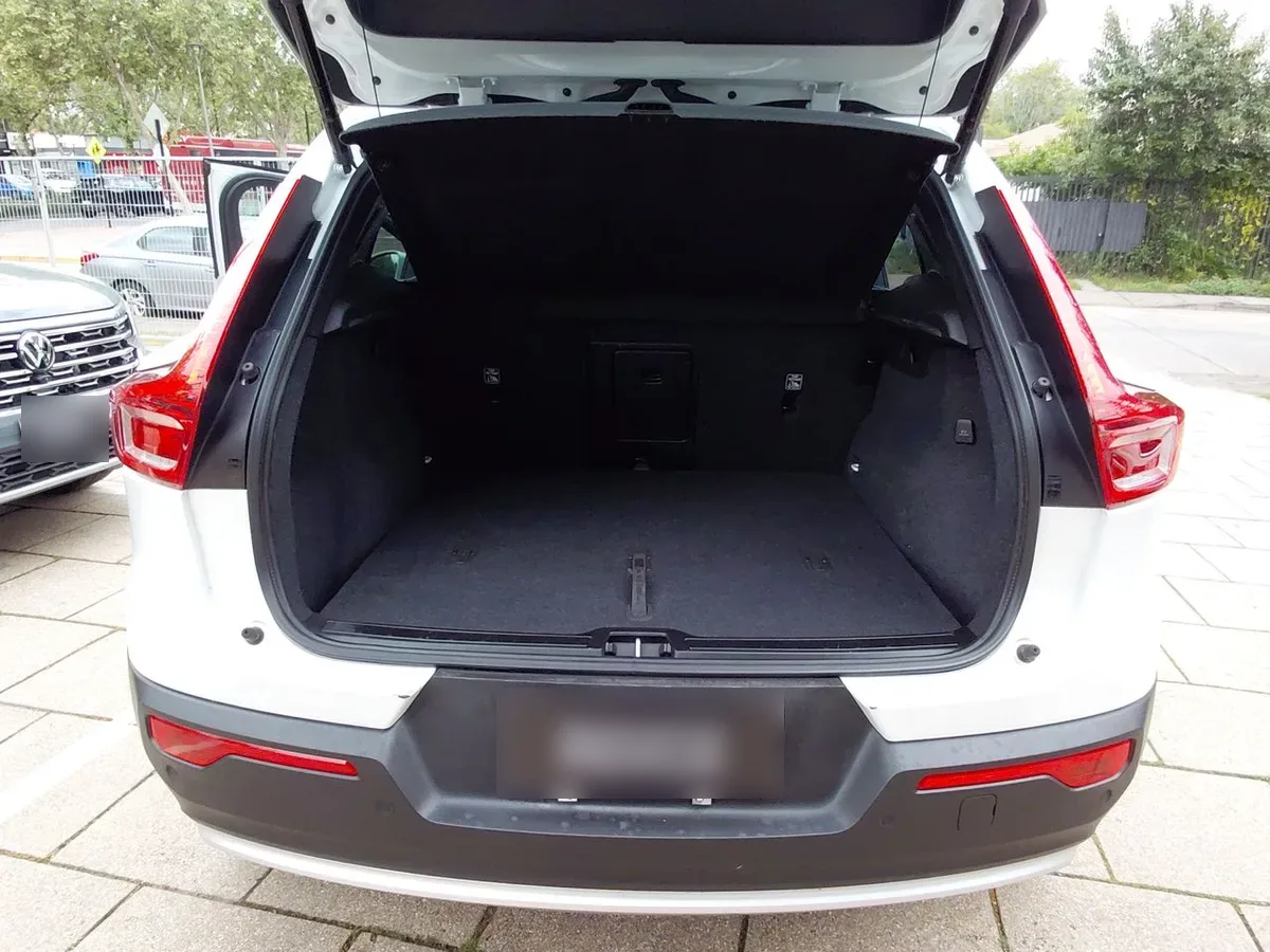 Volvo Xc40 2.0 B4 Plus Hibrido Fwd At 5p año 2024