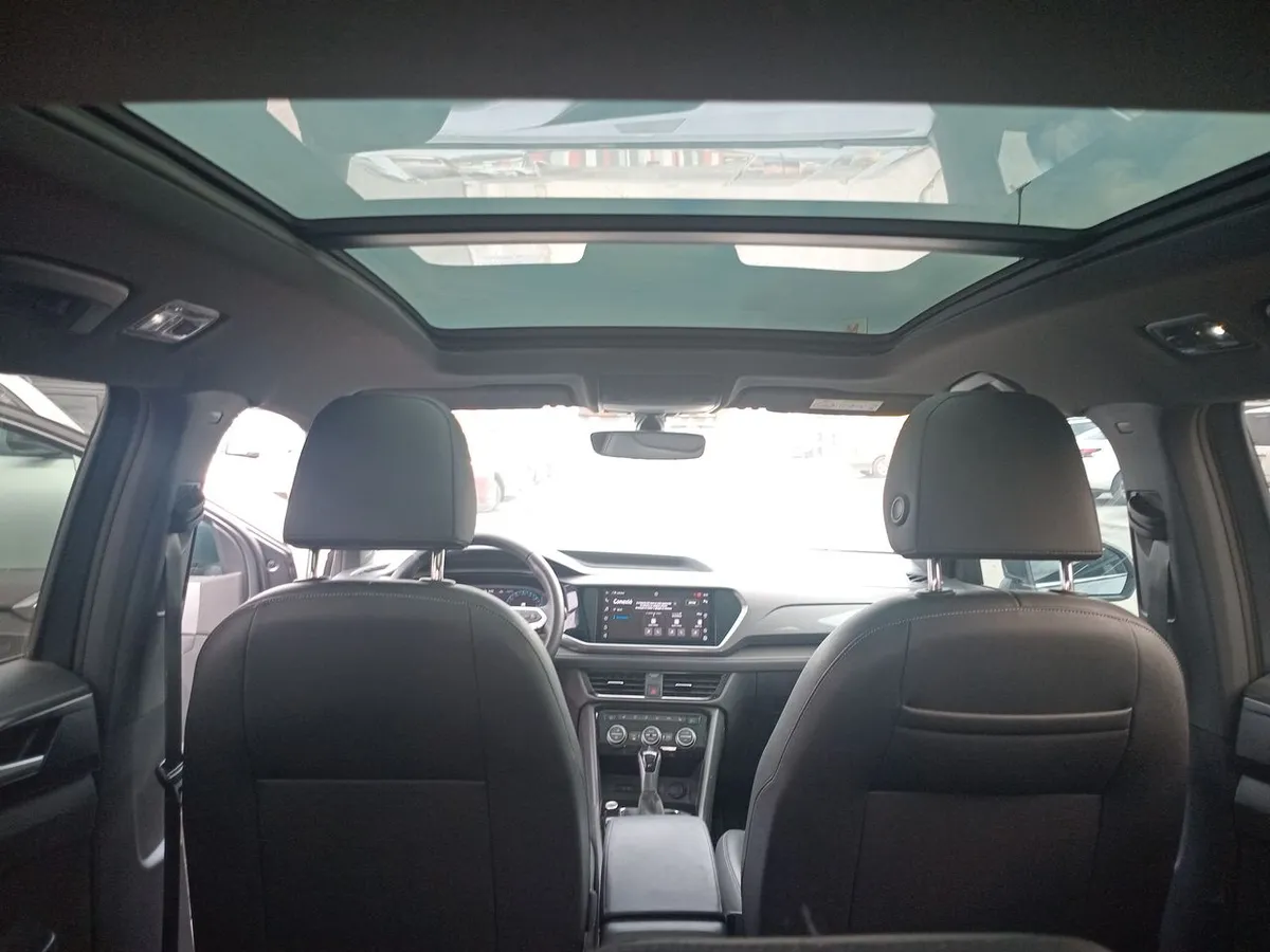 Volkswagen Taos 1.4 Tsi Highline 4x2 At 5p año 2022