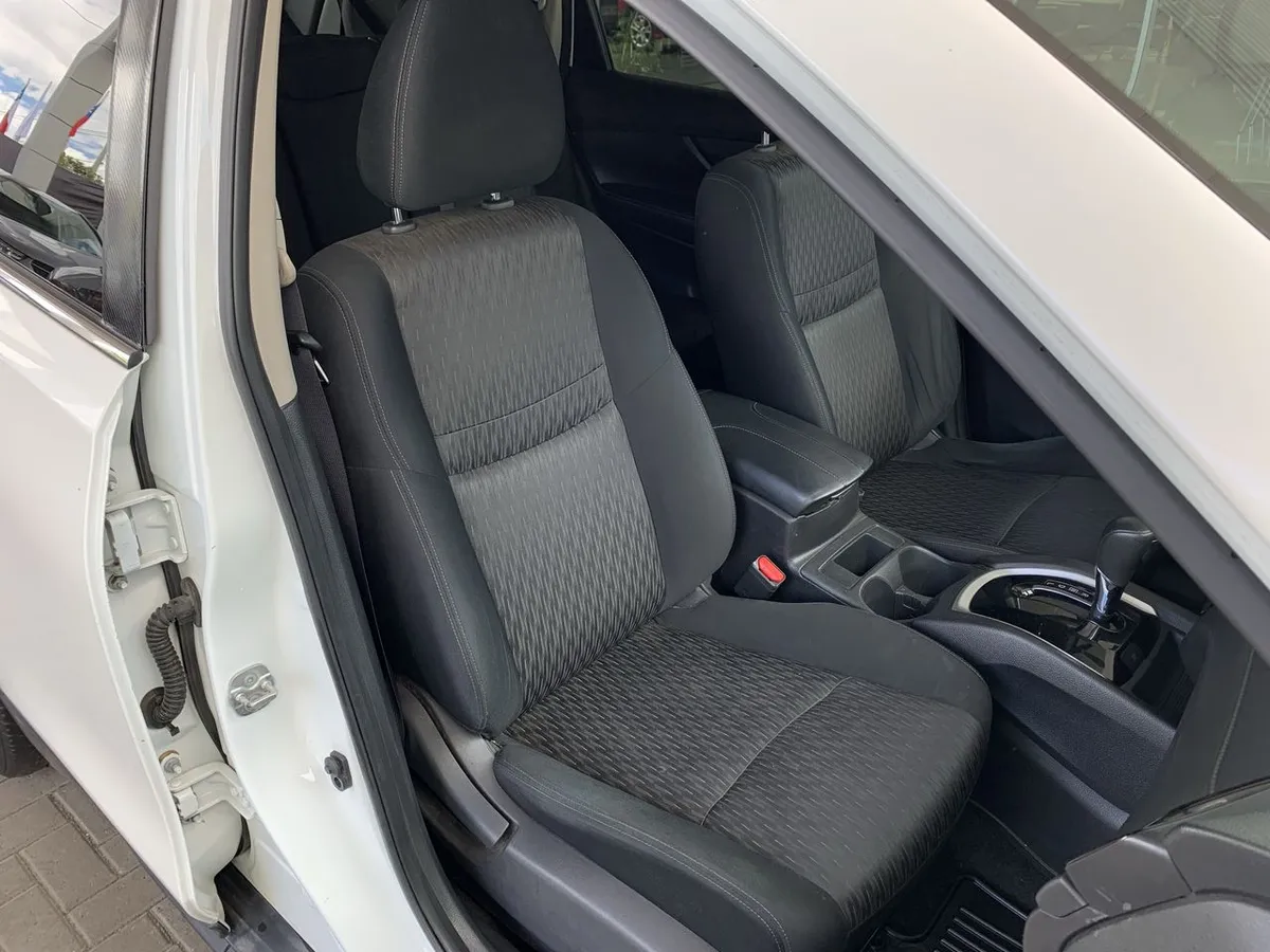 Nissan X-Trail 2.5 Sense Mc 4x2 Cvt At 5p año 2022