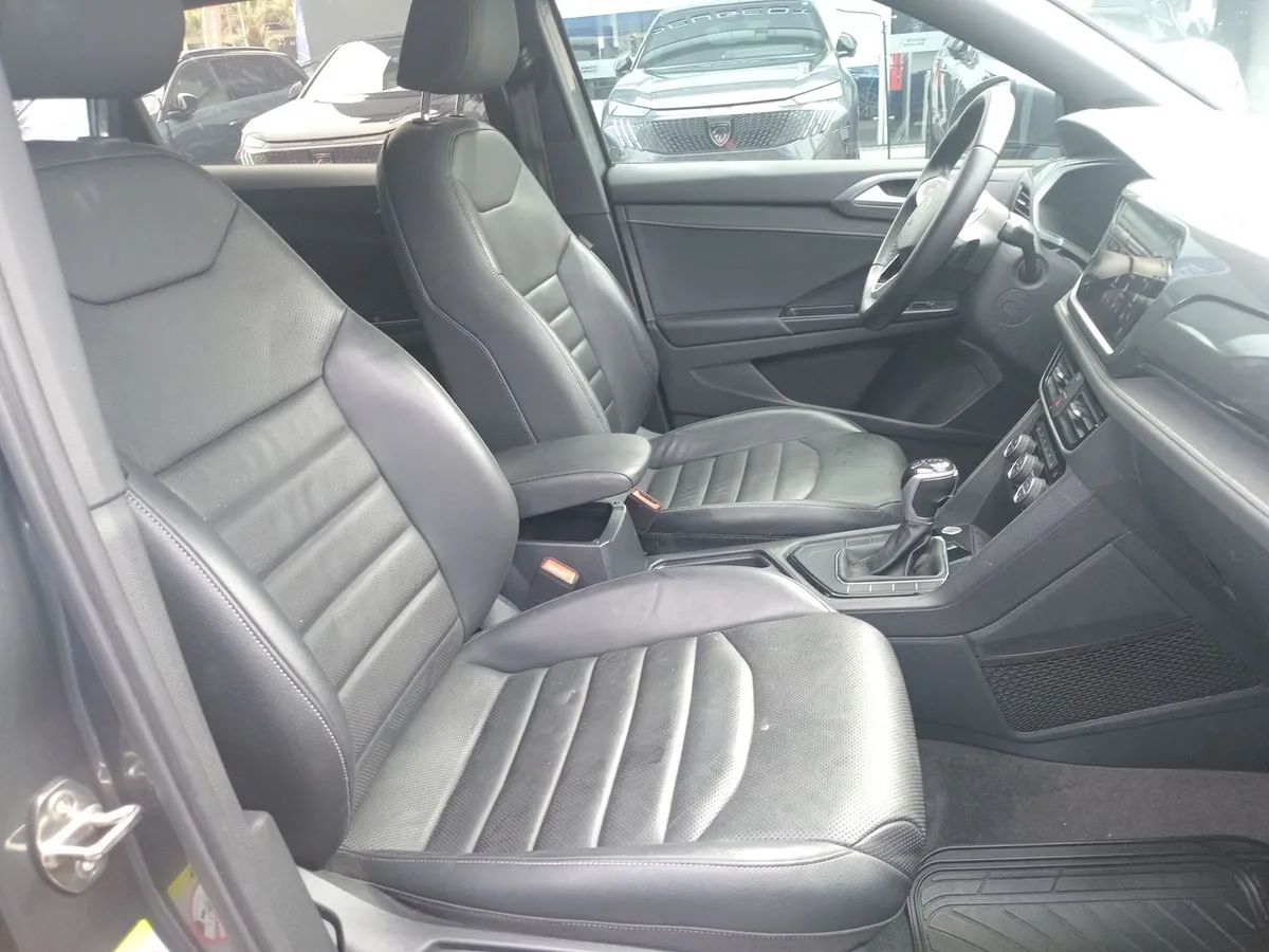 Volkswagen Taos 1.4 Tsi Highline 4x2 At 5p año 2022