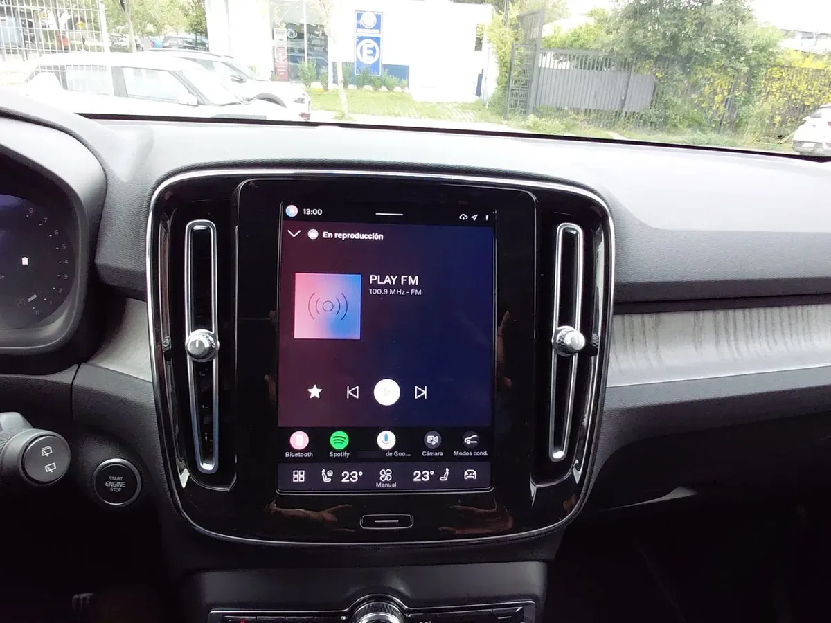 Volvo Xc40 2.0 B4 Plus Hibrido Fwd At 5p año 2024