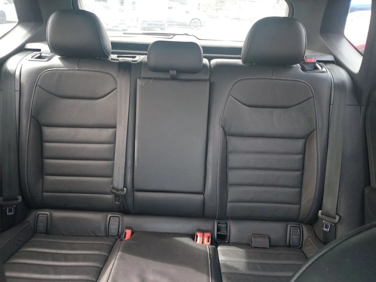Volkswagen Taos 1.4 Tsi Highline 4x2 At 5p año 2022