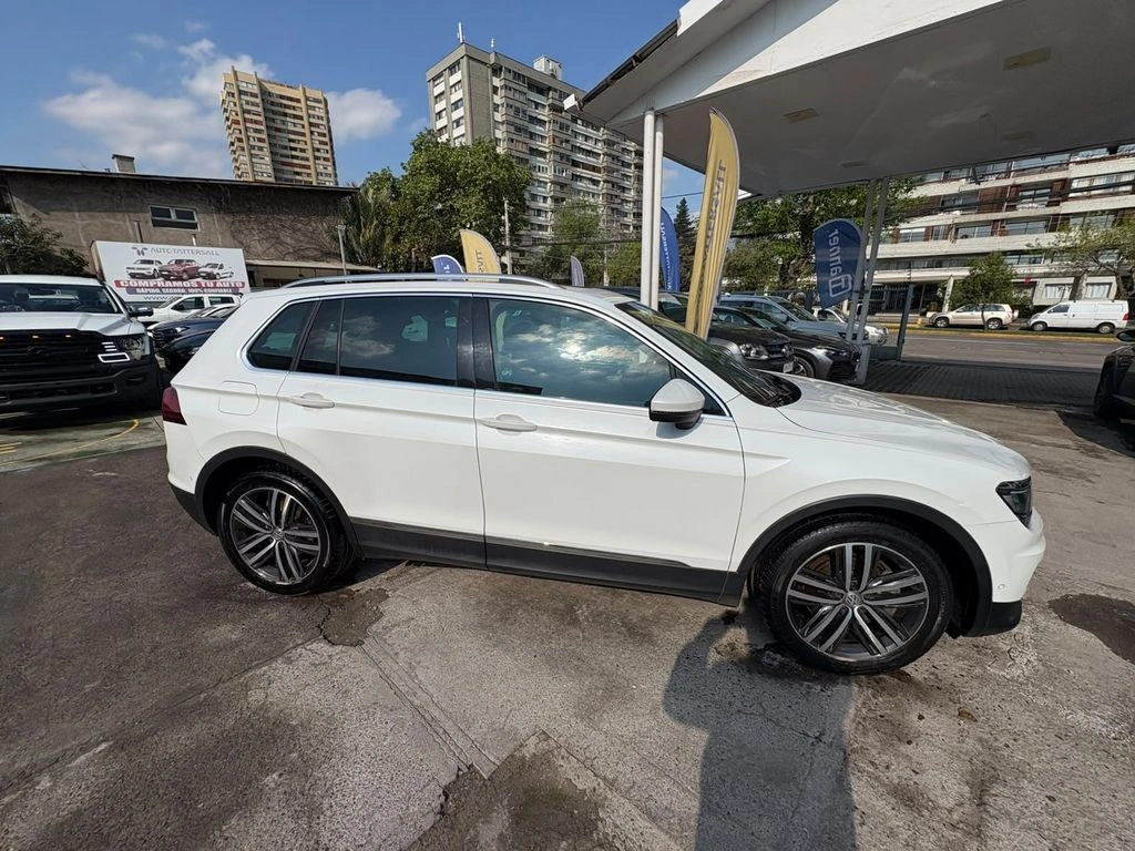 Volkswagen Tiguan 2.0 Tsi Sport 4motion 4x4 180hp At 5p. año 2019