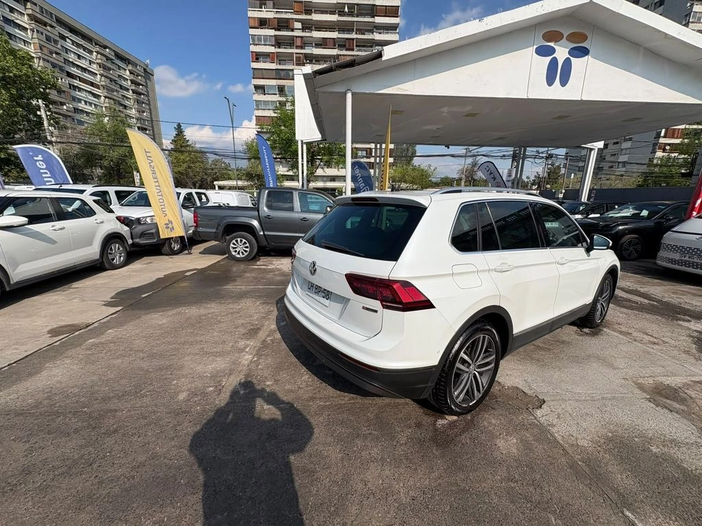 Volkswagen Tiguan 2.0 Tsi Sport 4motion 4x4 180hp At 5p. año 2019