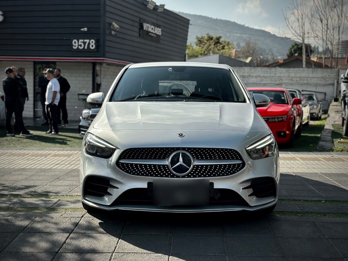 Mercedes-Benz B200 Amg Line año 2023