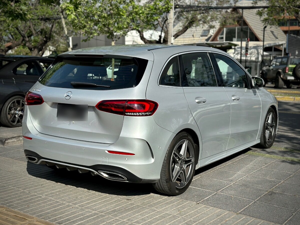 Mercedes-Benz B200 Amg Line año 2023