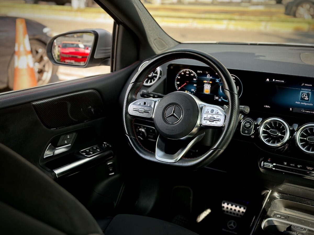 Mercedes-Benz B200 Amg Line año 2023