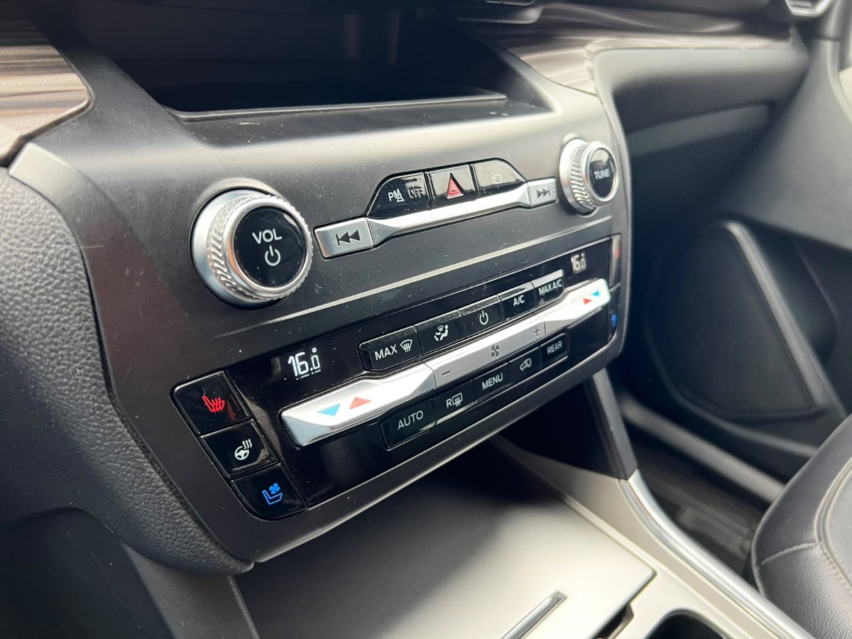 Ford Explorer Limited 2.3 Ecoboost 4wd año 2021