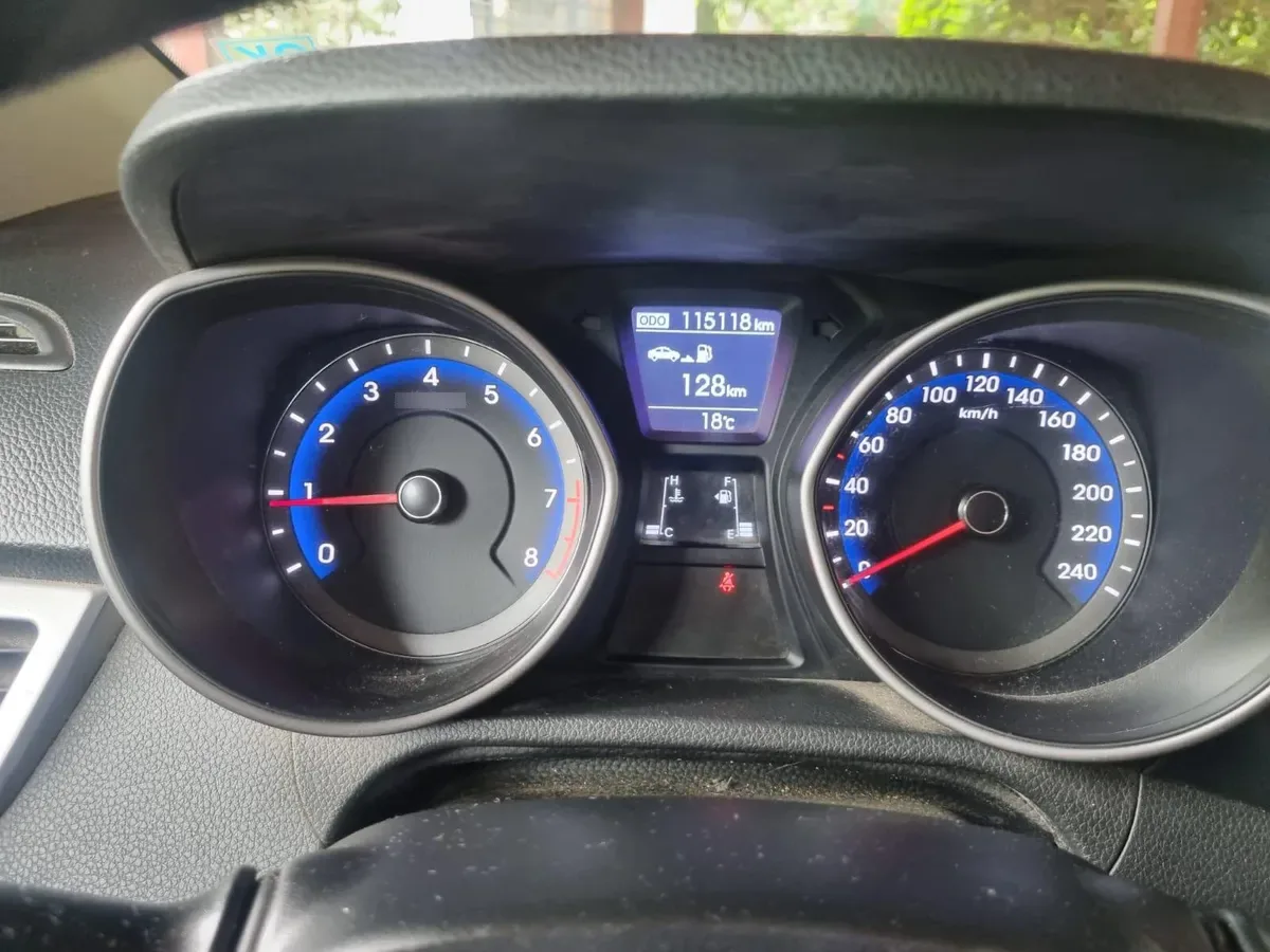 HYUNDAI I-30 1.6 Gd 5dr Crdi Gls Sun Mt Diesel año 2017