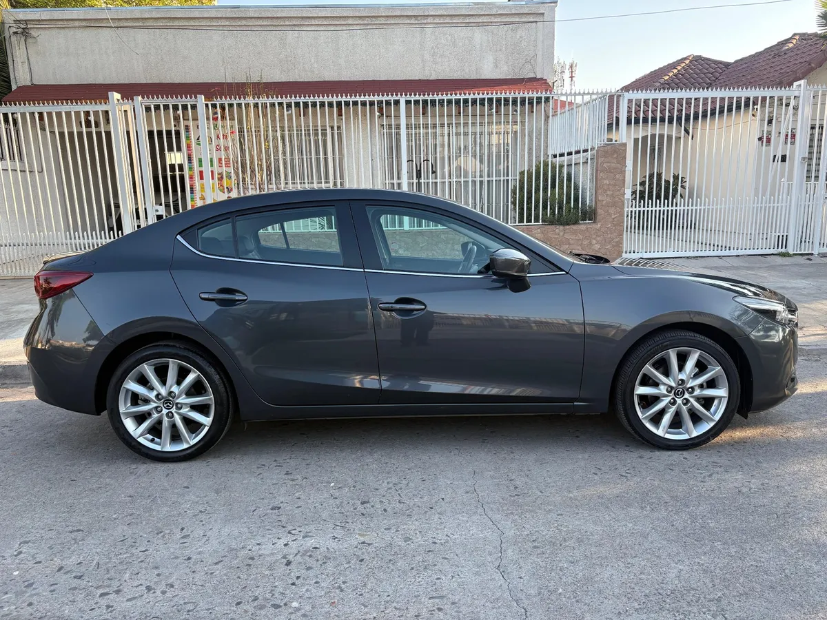 MAZDA NEW 3 2.5 AUT 2.5 Aut año 2017