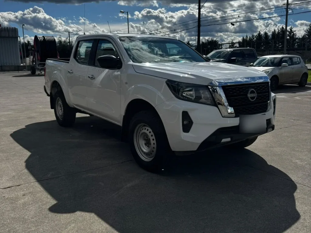 Nissan Navara Dc 4x4 2.3 Tdi Se año 2023