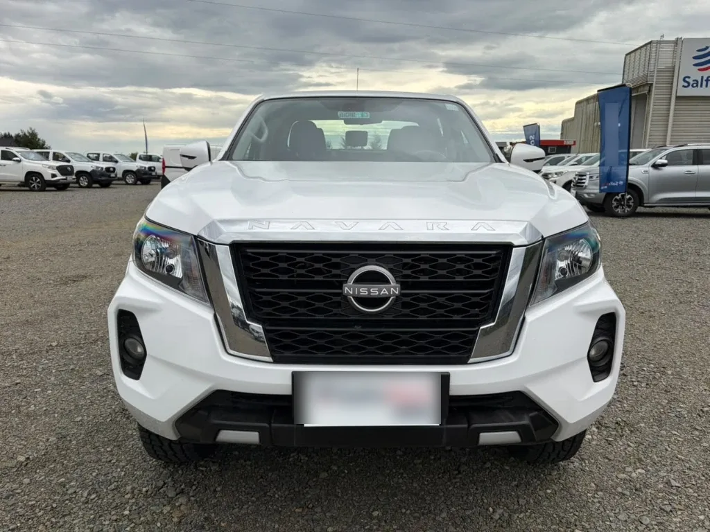 Nissan Navara D Cab Mt 4x4 2.3 año 2023