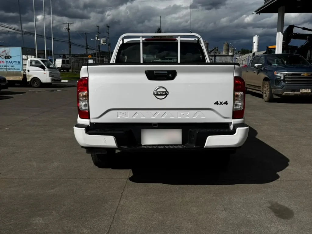 Nissan Navara Dc 4x4 2.3 Tdi Se año 2023