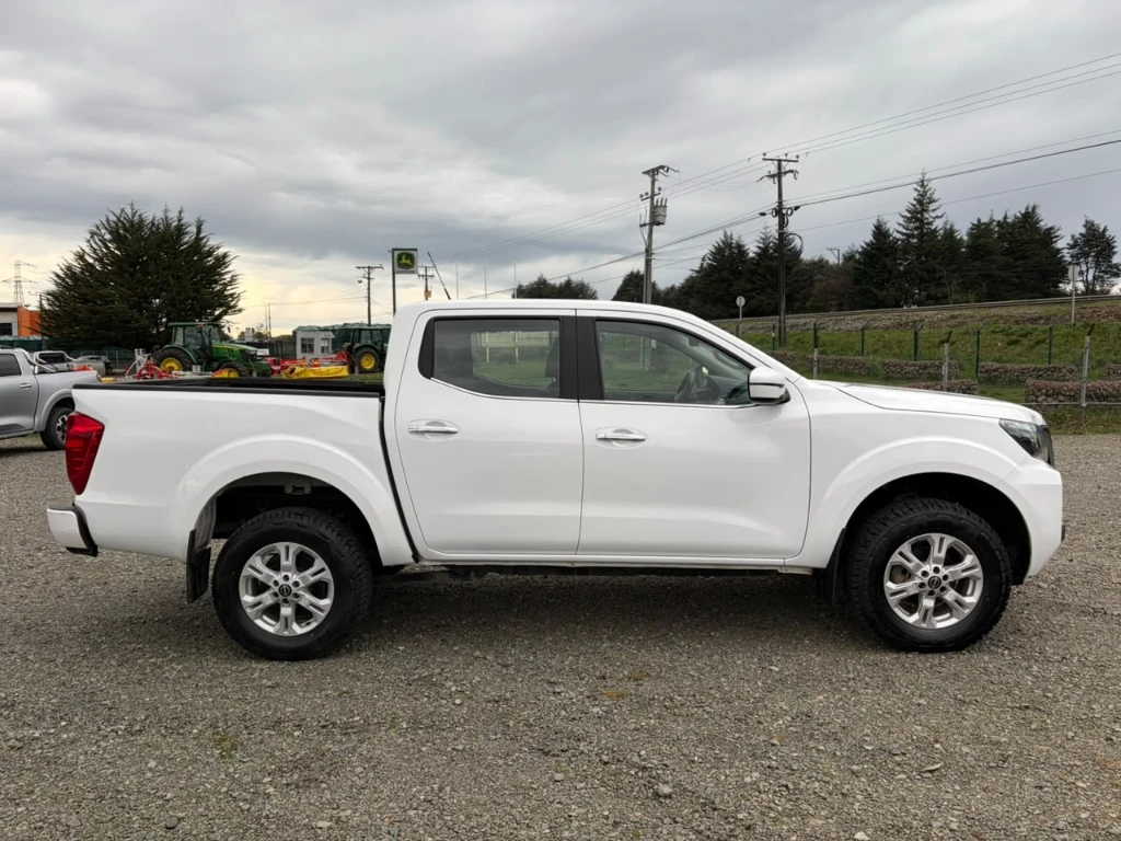 Nissan Navara D Cab Mt 4x4 2.3 año 2023