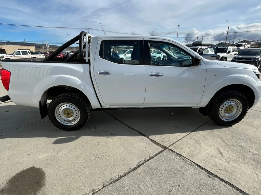 Nissan Navara Navara Dc 4x4 2.3tdi Se año 2022