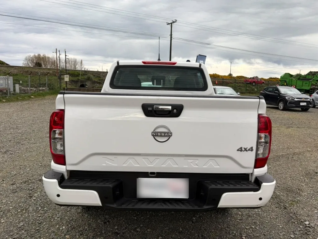 Nissan Navara D Cab Mt 4x4 2.3 año 2023