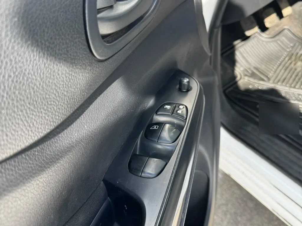Nissan Navara Dc 4x4 2.3 Tdi Se año 2023