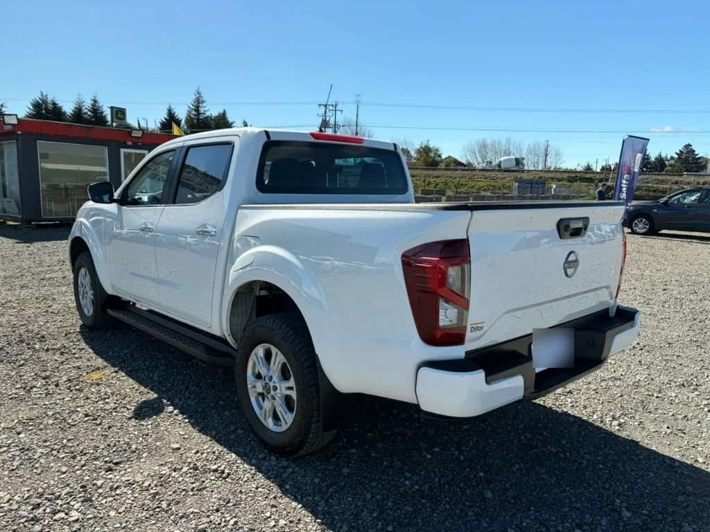 Nissan Navara D Cab Mt 4x4 2.3 año 2023