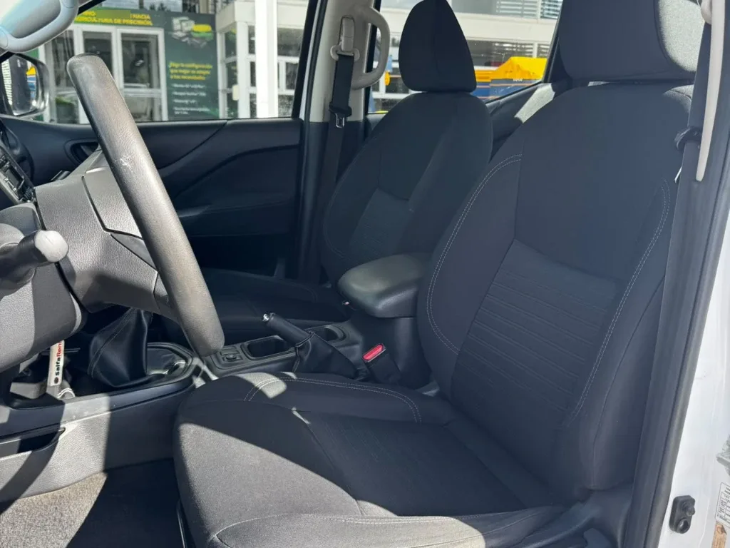 Nissan Navara Dc 4x4 2.3 Tdi Se año 2023