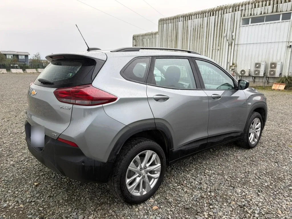 Chevrolet Tracker 1.2t Ltz R 4x2 At 5p año 2025