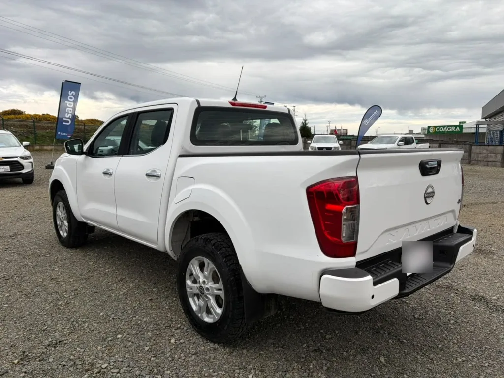 Nissan Navara D Cab Mt 4x4 2.3 año 2023