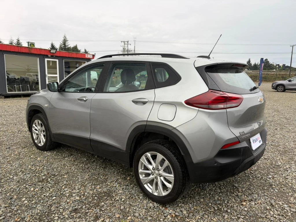 Chevrolet Tracker 1.2t Ltz R 4x2 At 5p año 2025