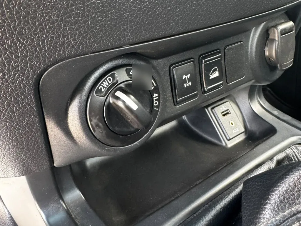 Nissan Navara Dc 4x4 2.3 Tdi Se año 2023