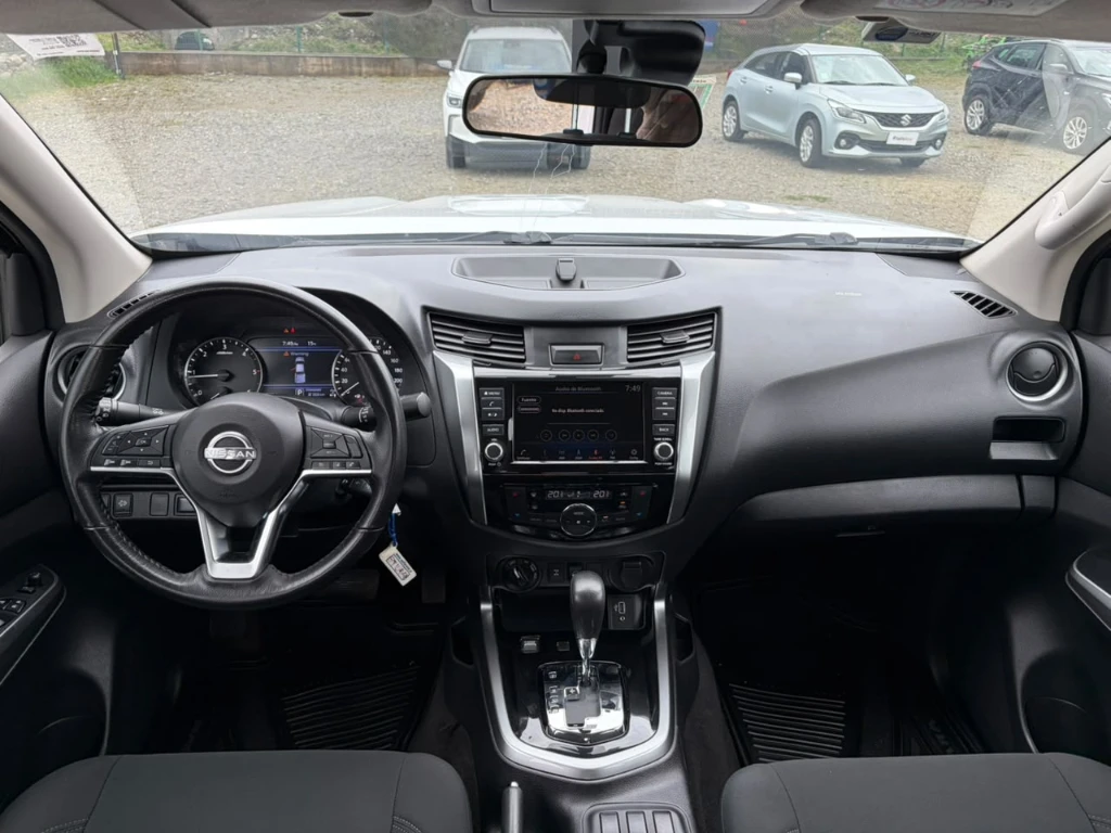Nissan Navara D Cab 4x4 2.3 At año 2023