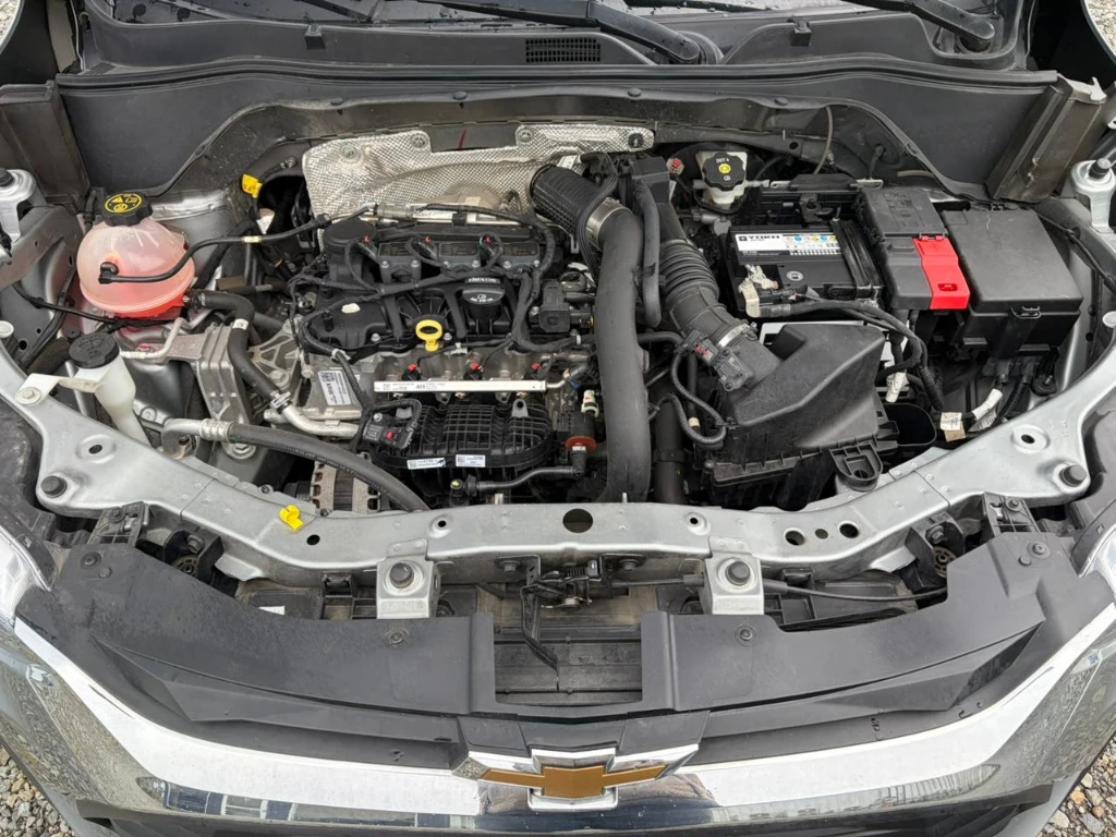 Chevrolet Tracker 1.2t Ltz R 4x2 At 5p año 2025